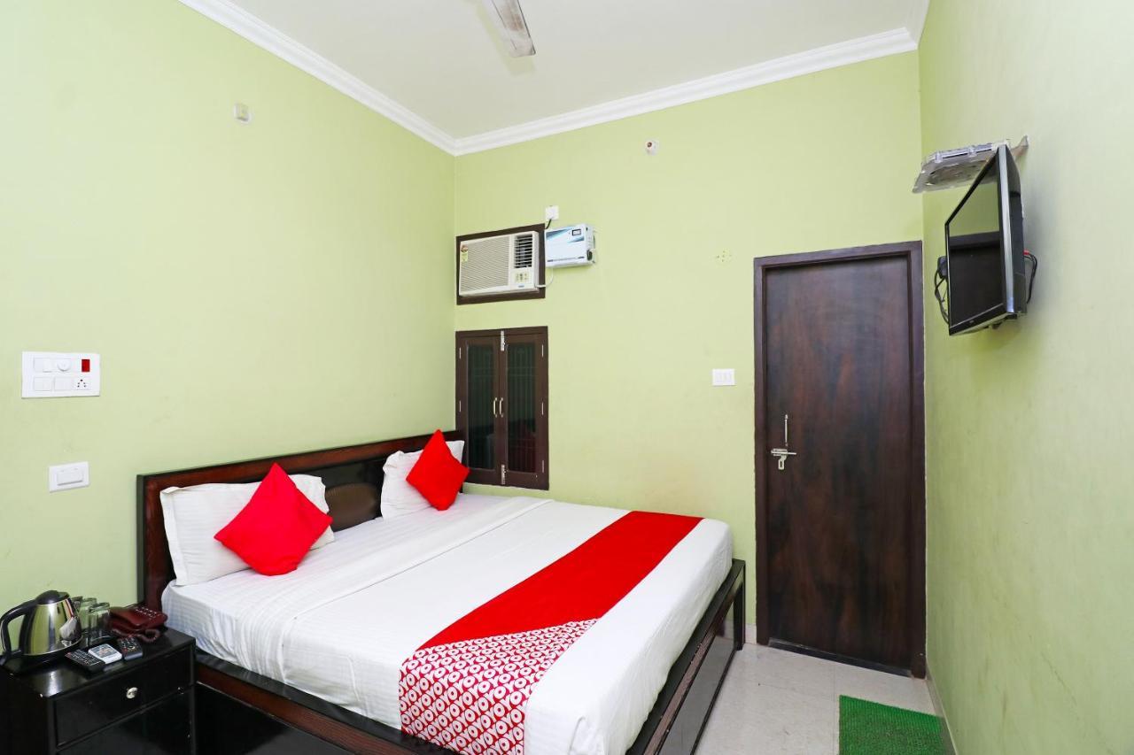 Capital O 11480 Hotel Blue Star Varanasi Dış mekan fotoğraf