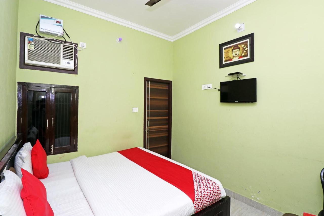 Capital O 11480 Hotel Blue Star Varanasi Dış mekan fotoğraf