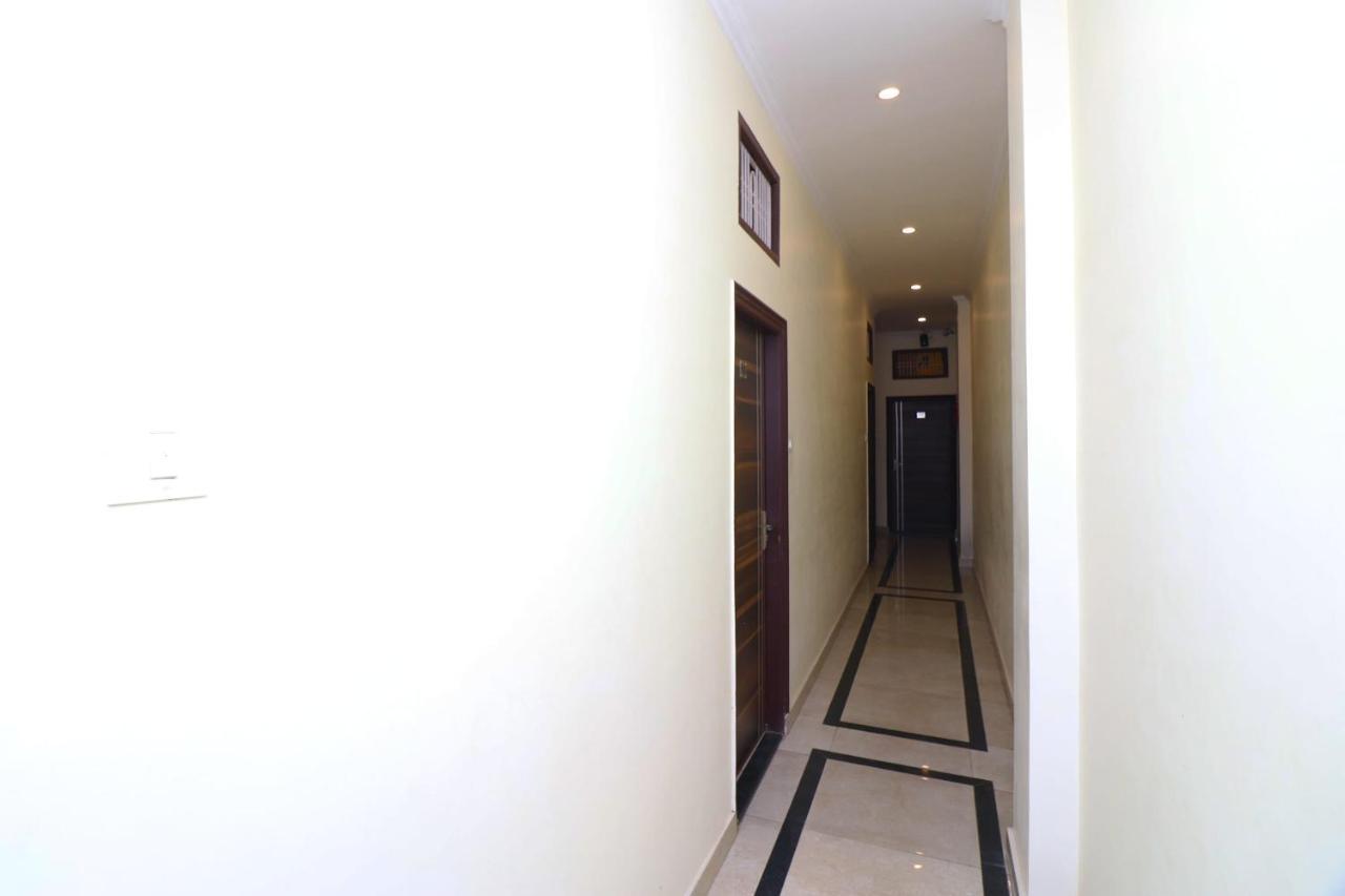 Capital O 11480 Hotel Blue Star Varanasi Dış mekan fotoğraf