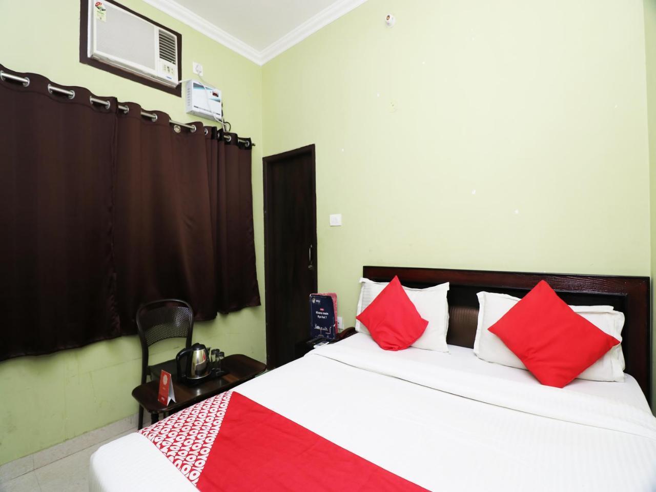 Capital O 11480 Hotel Blue Star Varanasi Dış mekan fotoğraf
