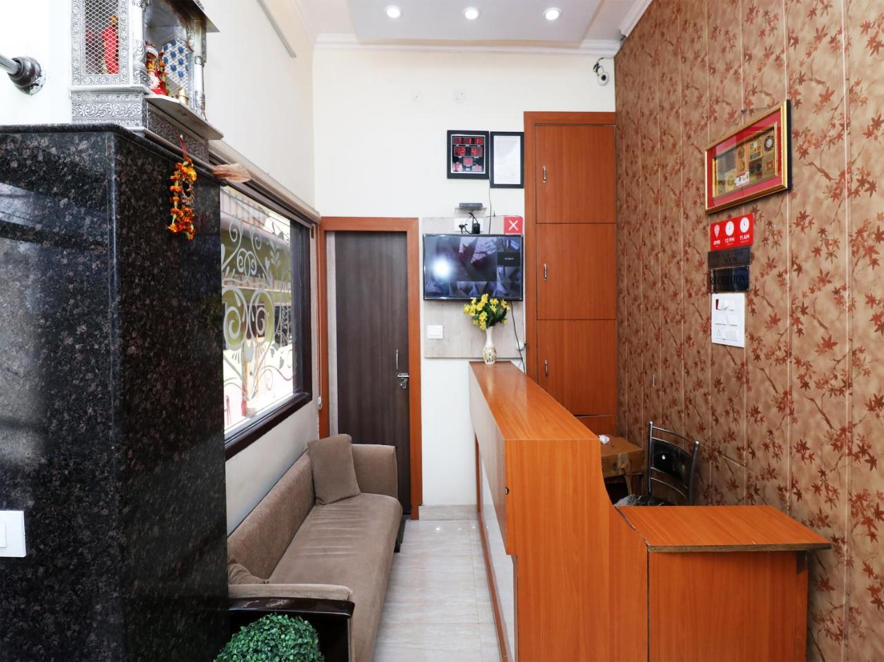 Capital O 11480 Hotel Blue Star Varanasi Dış mekan fotoğraf