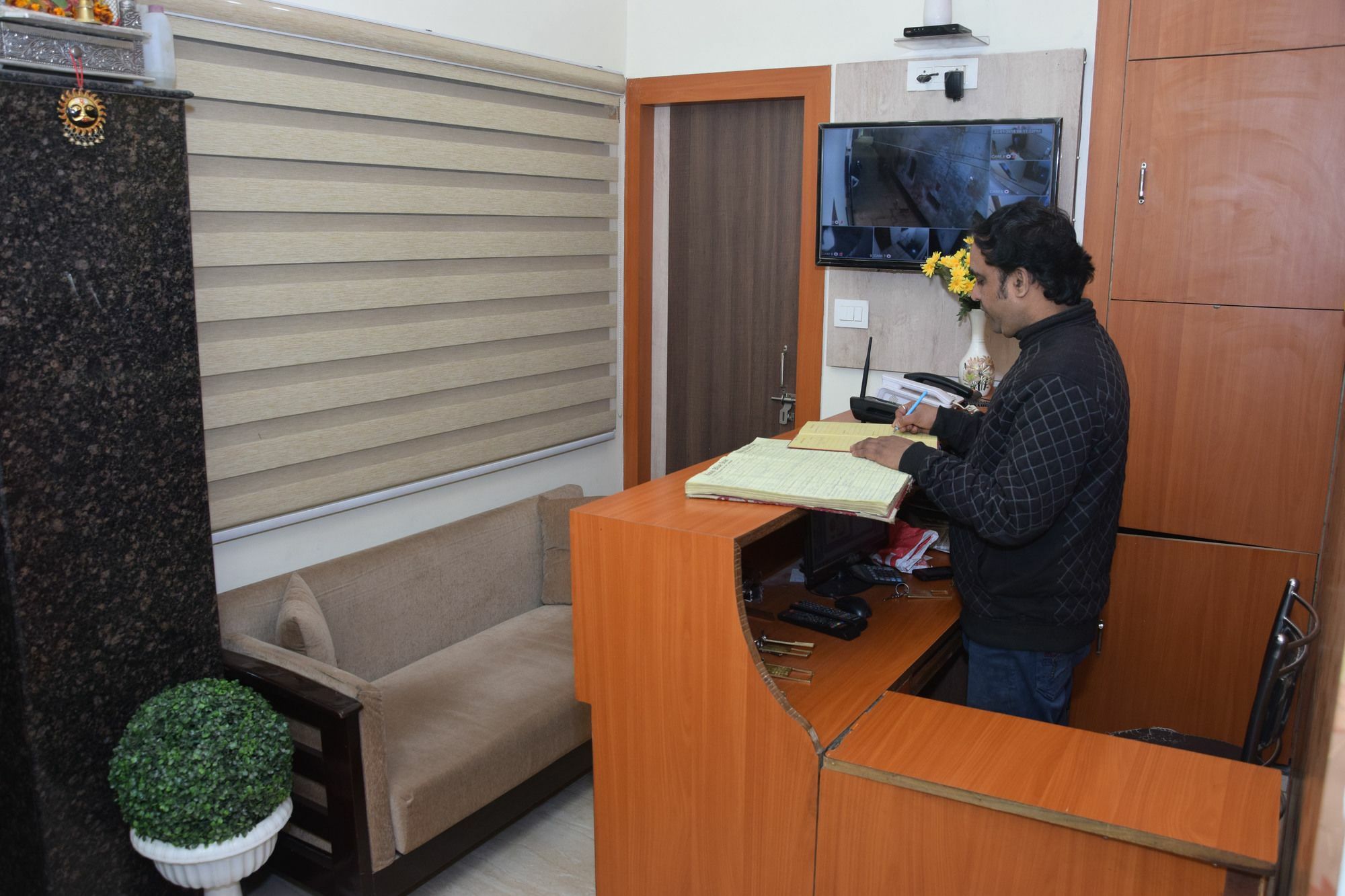 Capital O 11480 Hotel Blue Star Varanasi Dış mekan fotoğraf