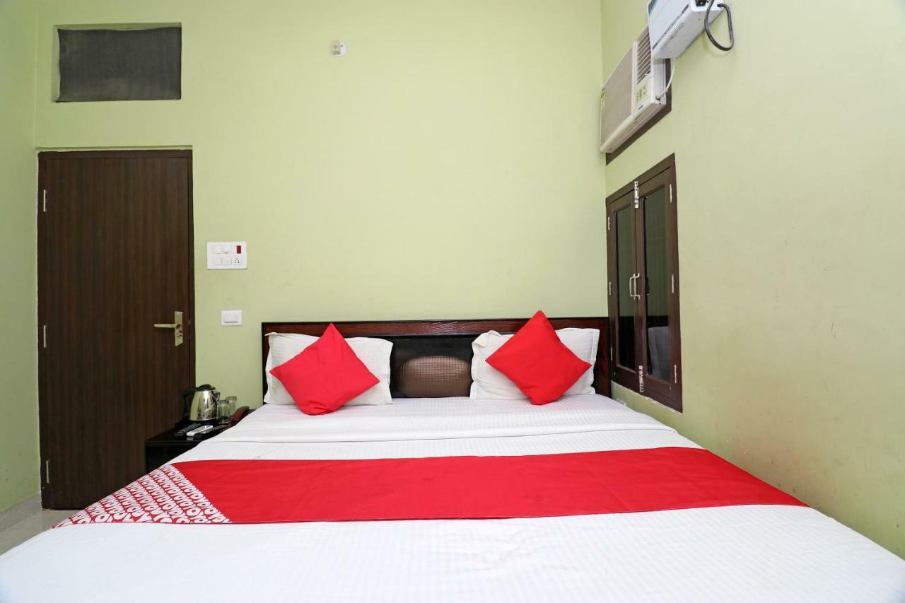 Capital O 11480 Hotel Blue Star Varanasi Dış mekan fotoğraf